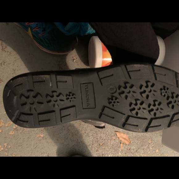 Girls Tundra Snow boots - Picture 3 of 4